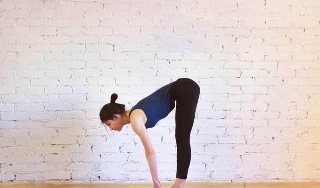 膝盖|瑜伽经典序列之拜日式B,唤醒身体活力的最佳序列