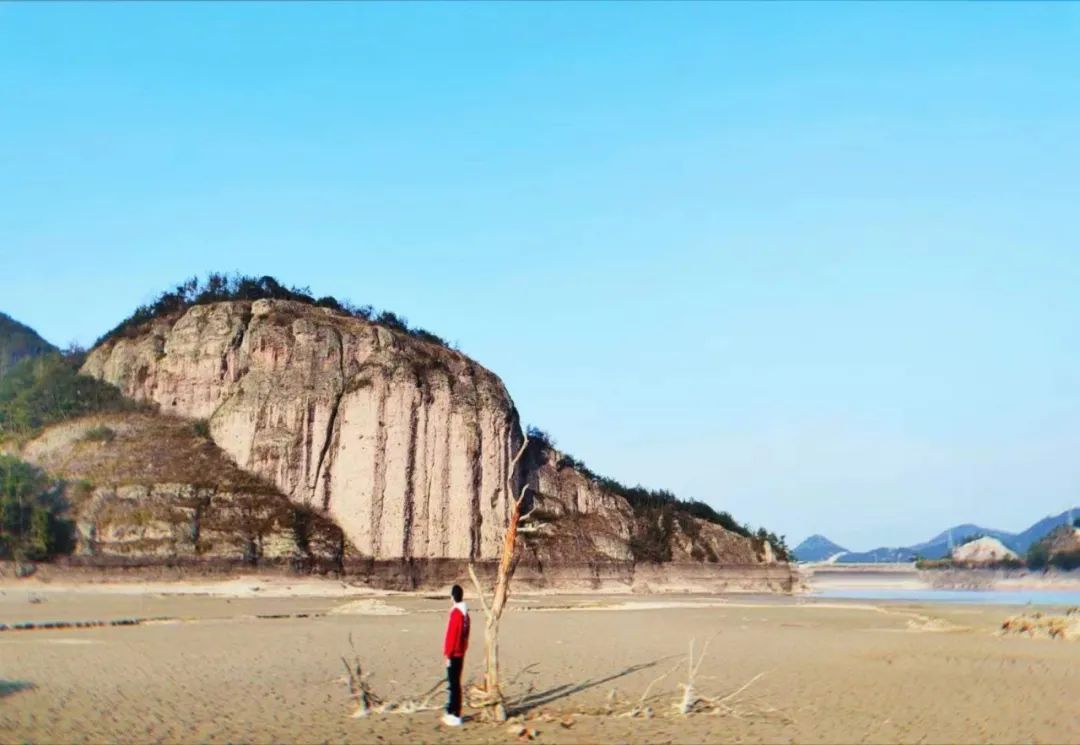 水面|干枯水库，幸福奇观！成了天台网红打卡地