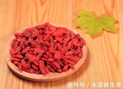 食用枸杞|什么时间吃枸杞,才能发挥最大功效?提醒:三类人最好避而远之