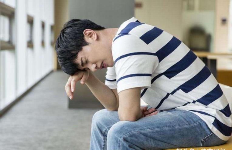 女孩|20岁女孩和爸爸开一间房,男朋友怒提分手,是谁三观不正?