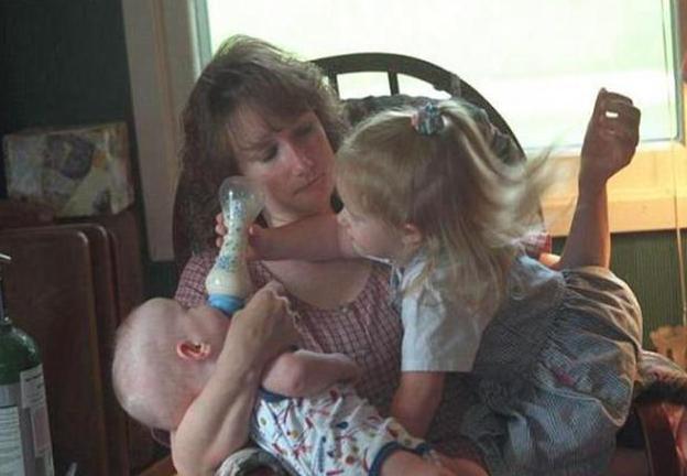 首例|23年过去,每天消耗42瓶奶粉52片尿布的世界首例七胞胎,咋样了?