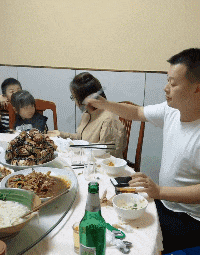 |搞笑GIF:最后一下的后坐力太大了,所以我下来了!