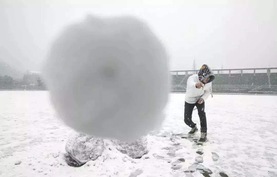 冰墩墩|追光丨走过路过，雪容融不容错过