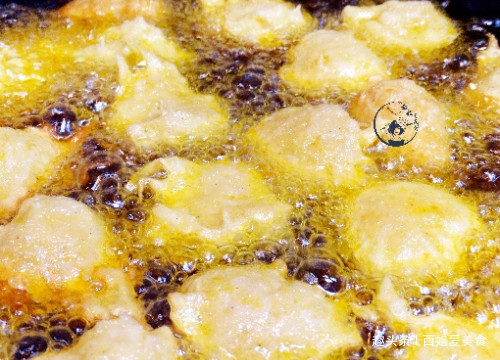 姥姥|做萝卜丸子时，放淀粉就不对了！教会你正确做法，外酥里嫩香极了