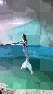 |幽默笑话:今天和女友回老家,带她玩一下小时候的“游乐场”