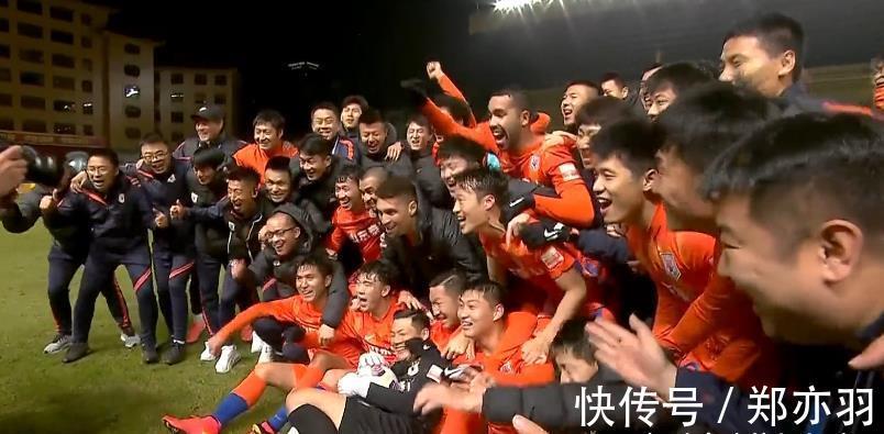 亞冠|中超唯一衛(wèi)冕球員出爐！郝偉被拋起，大雷落淚，3隊(duì)鎖定亞冠資格