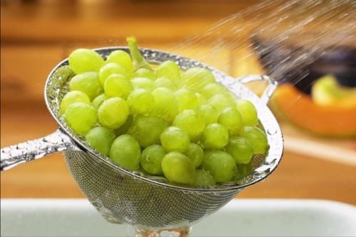 葡萄|葡萄只用清水洗？难怪洗不干净有虫卵，教你一招，连皮都能一起吃