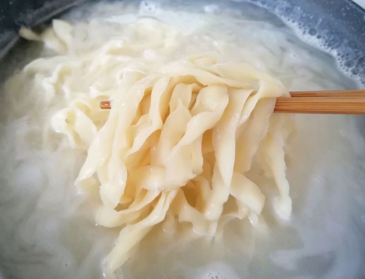 想吃炒面，自己在家就能做，简单几步就出锅，经济又实惠