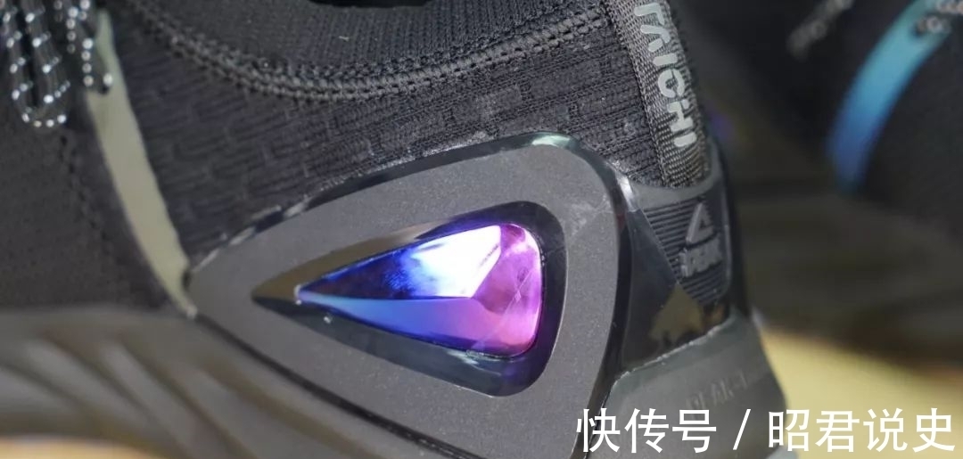 女武神 国货逆天球鞋,脚感爆炸,送衣服还联名,发售价竟低于一千!