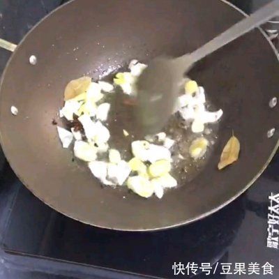 冬瓜|教你做灵魂炖鸡块，好吃不腻，每次做的都不够吃