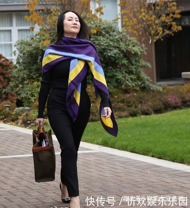 女人过了40岁尽量别穿卫衣配阔腿裤，推荐孟晚舟5套搭配，真优雅