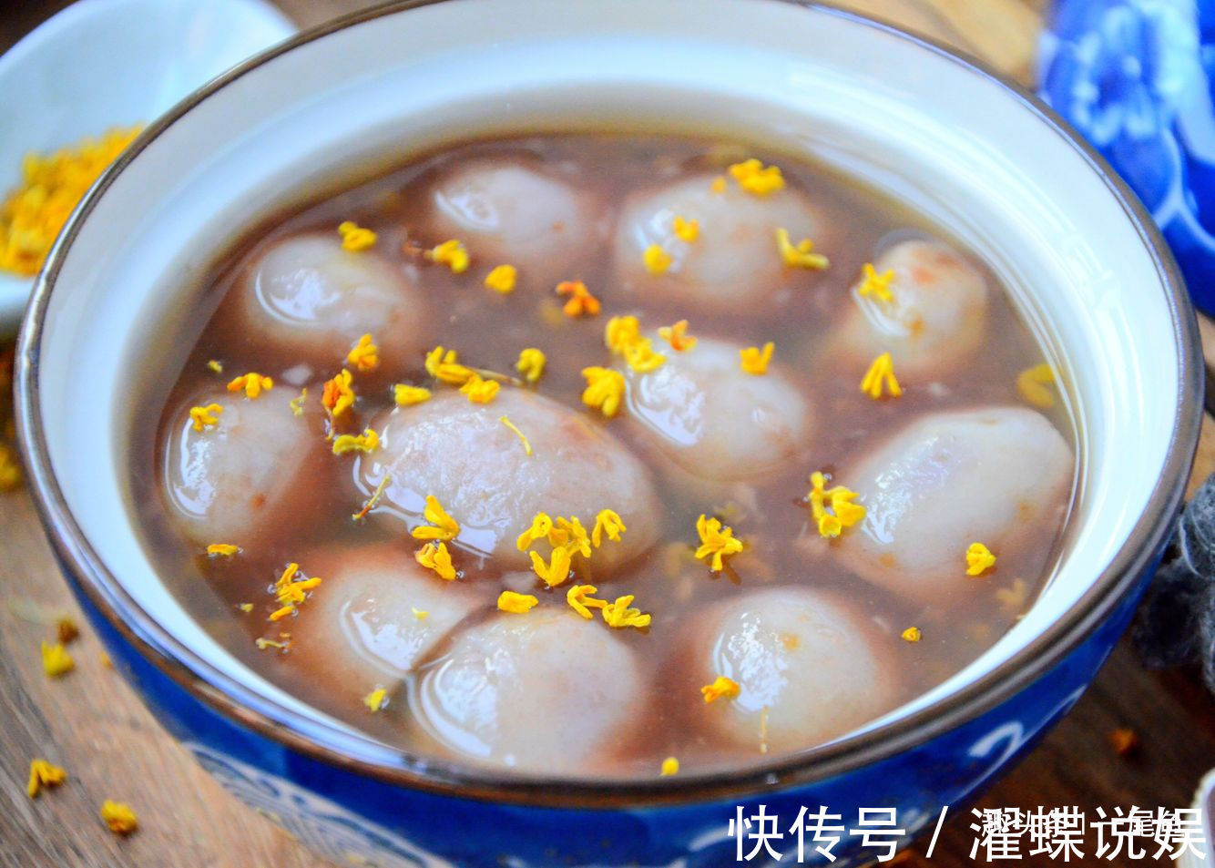 秋天，女人常喝这碗汤最养人，三块钱一碗，下火润燥又养颜