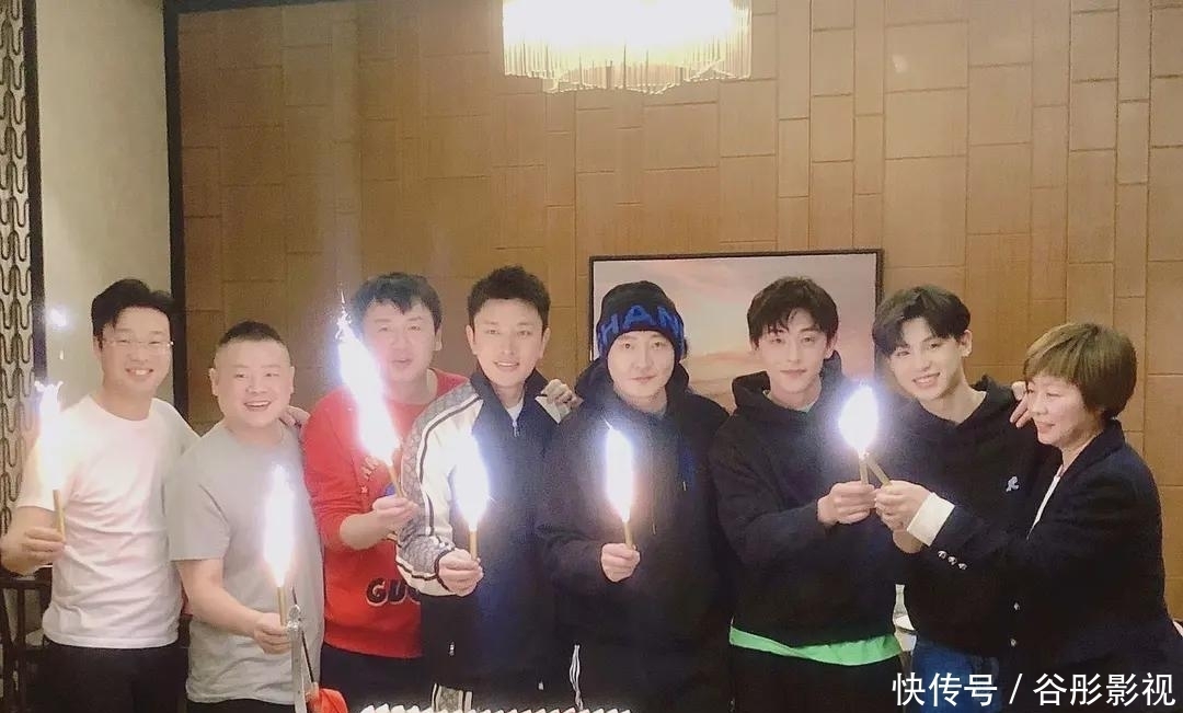 娱记曝黄明昊退出《快本》内幕:遭何炅狠心踢走,收礼丑闻又被翻出?