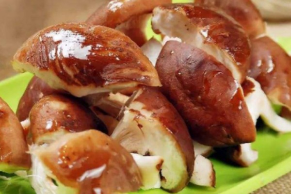 食物|女人过了三十容易变老，这4种食物要多吃，排毒养颜，滋养卵巢