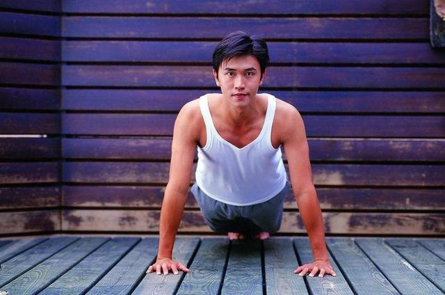 山大 “最帅岳父”火了!出席女儿婚礼被误认为新郎,新郎:压力山大