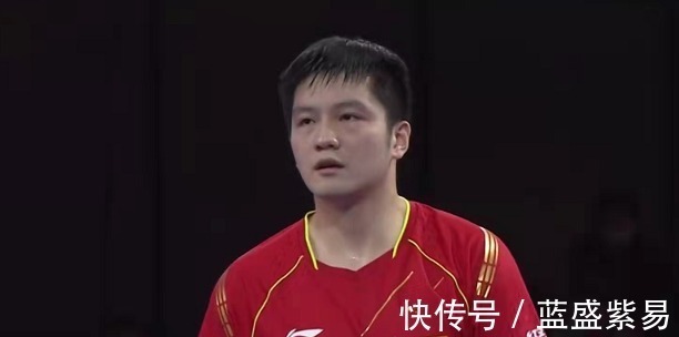 强拉|4-0赢了!樊振东豪夺冠军,赛后直言紧张,对手中途摔在广告牌上!