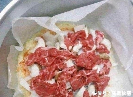 a1687|老公把鸡蛋打进电饭锅和米一起煮, 15分钟后,锅都被家人舔干净了