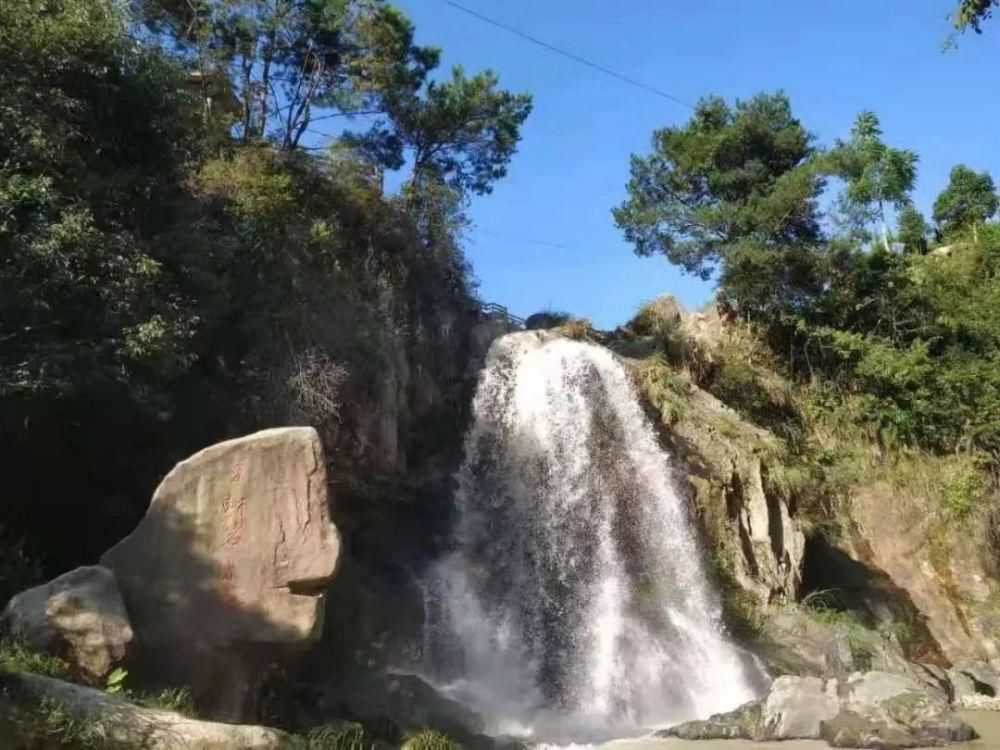 村庄|惊叹！安溪有一个坐落在悬崖边的村庄角落...