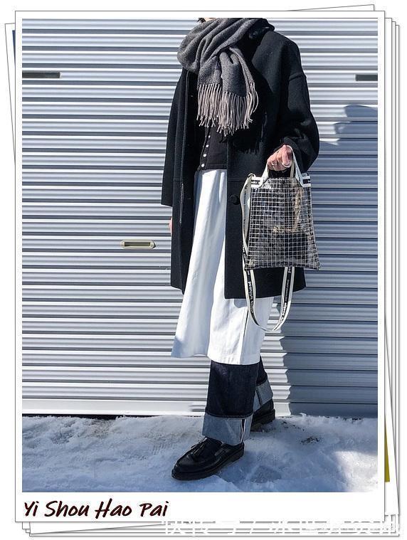 低调有气质!灰色围巾的搭配示例,简单穿搭立马变时尚