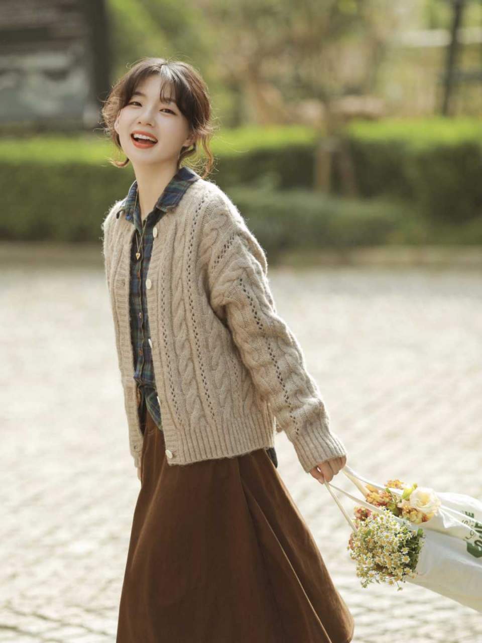 咖色|小个子女生不露腿穿搭法来喽!又美又可爱,软糯效果真的超减龄