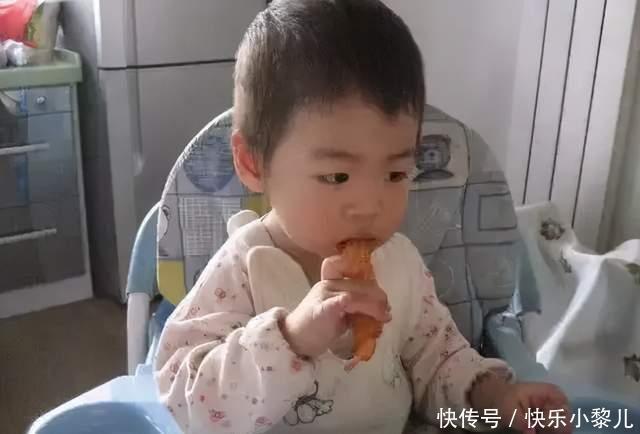 四岁女儿被鱼刺卡喉,家长用机智救了娃,医生:优秀的父母