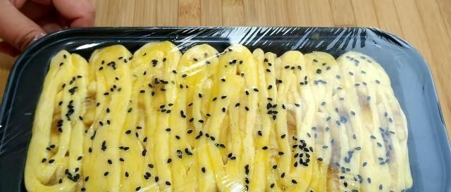  玉米面最解馋的吃法，不加一滴水，蓬松暄软，好吃到停不下来