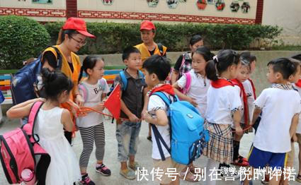 小李|幼儿园园长孩子穿3种衣服就别来上幼儿园了,关键时刻急得不行