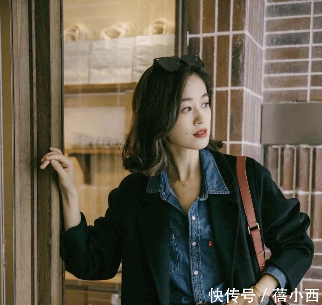 女人味|奔三奔四的女人,今年建议多穿“黑色大衣”,这样搭简约又显气质