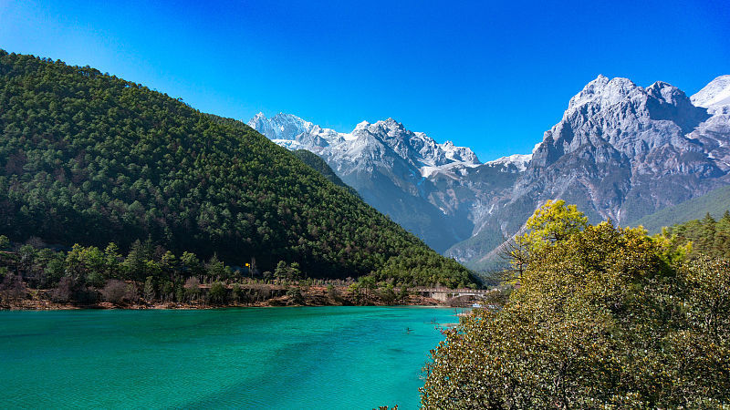 人生一半是山川湖海 国内4个适合情侣的旅游胜地 一定不要错过！