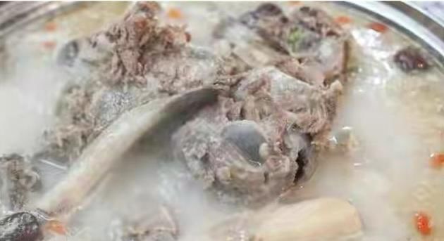 血水|炖骨头汤,别直接加水炖,记得多加这3步,防止钙流失