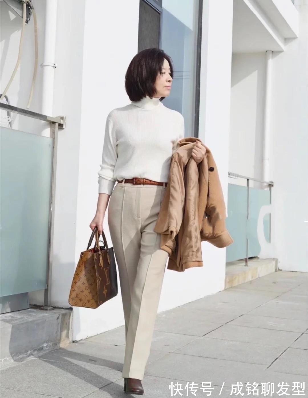 端庄|奔六的女人冬季这样搭配,真实自然不做作,端庄大气又有女人味