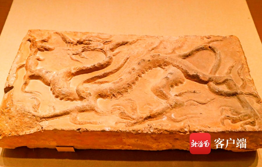  汪承贤摄|12月10日，到海南省博物馆看“觉色敦煌——敦煌石窟艺术展”