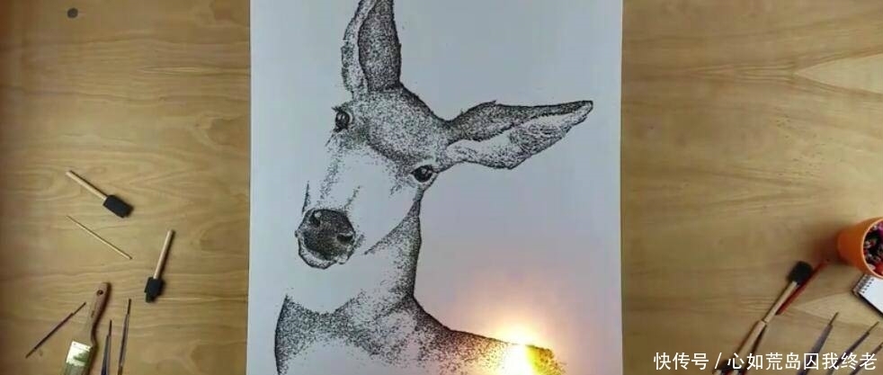 大吃一惊|男子用火药作画,随即亲手点燃了自己的作品,结果让人大吃一惊!
