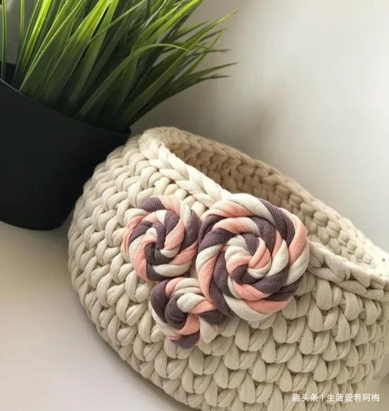 布条这样钩织,快速变收纳筐,放家里不好用吗DIY编织附教程