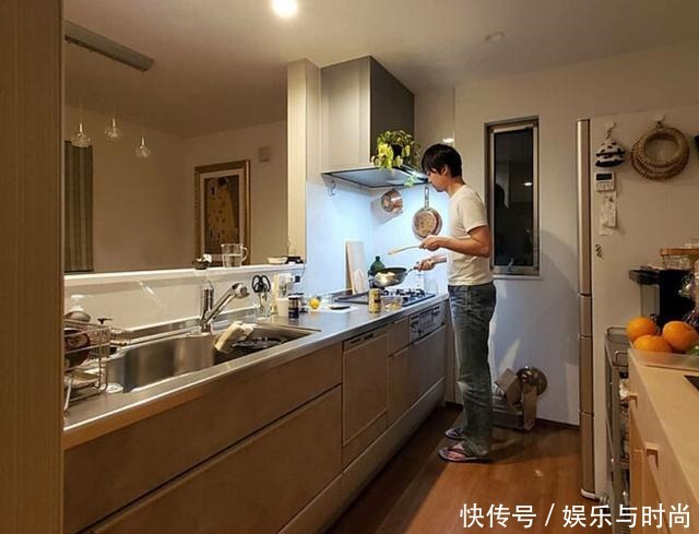 小两口之家,全屋布满绿植鲜花,把生活过成了诗,太美太治愈了!