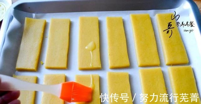 早餐|吃了半辈子面食，第一次见这个做法，不用一滴水，早餐不吃包子了！