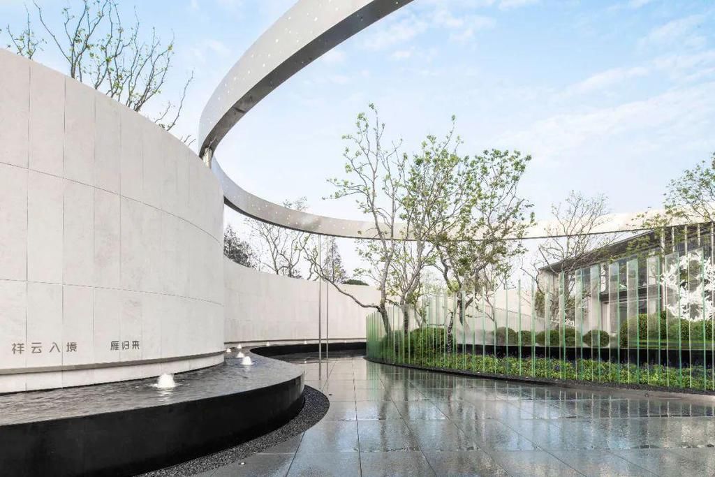  半围合|星环浮动，雁归云境