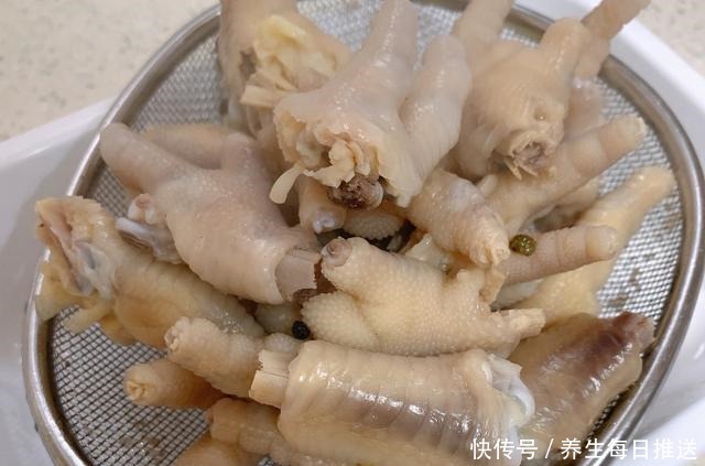 教给|红烧鸡爪怎么做好吃秘制配方教给你,香辣软糯入味,花钱买不到