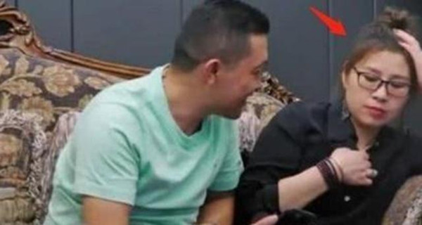 变形计|《变形计》农村妈妈颜值高，富爸爸想要联系方式，妈妈表情好尴尬