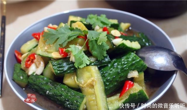 父亲过生日在家里聚餐，我下厨做了8菜1汤，分量十足又实惠