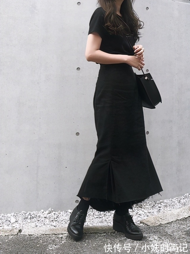 喇叭裙|可以搭配袜子穿的办公休闲装穿搭