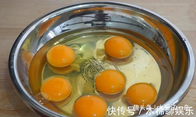 水煮荷包蛋,我只服这个做法,不散花不破皮,个个圆润又好吃