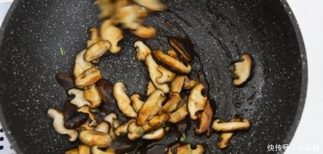 蚝油|“蚝油”是一开始就放,还是最后放?大厨:放对了鲜10倍!