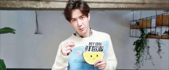 最佳营业搭档,郭涛晒王一博合影,从“王甜甜”一路见证酷盖成长