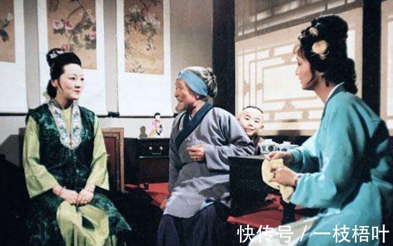 邢岫烟#心狠手辣王熙凤,无亲无故却给了这三个人柔软,人性本复杂