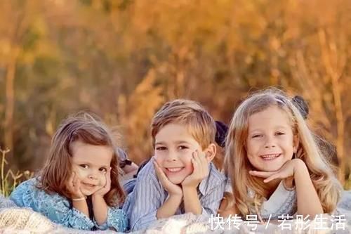 孩子们|3岁前,孩子若有这些“坏习惯”是变聪明的表现,家长不要随意制止