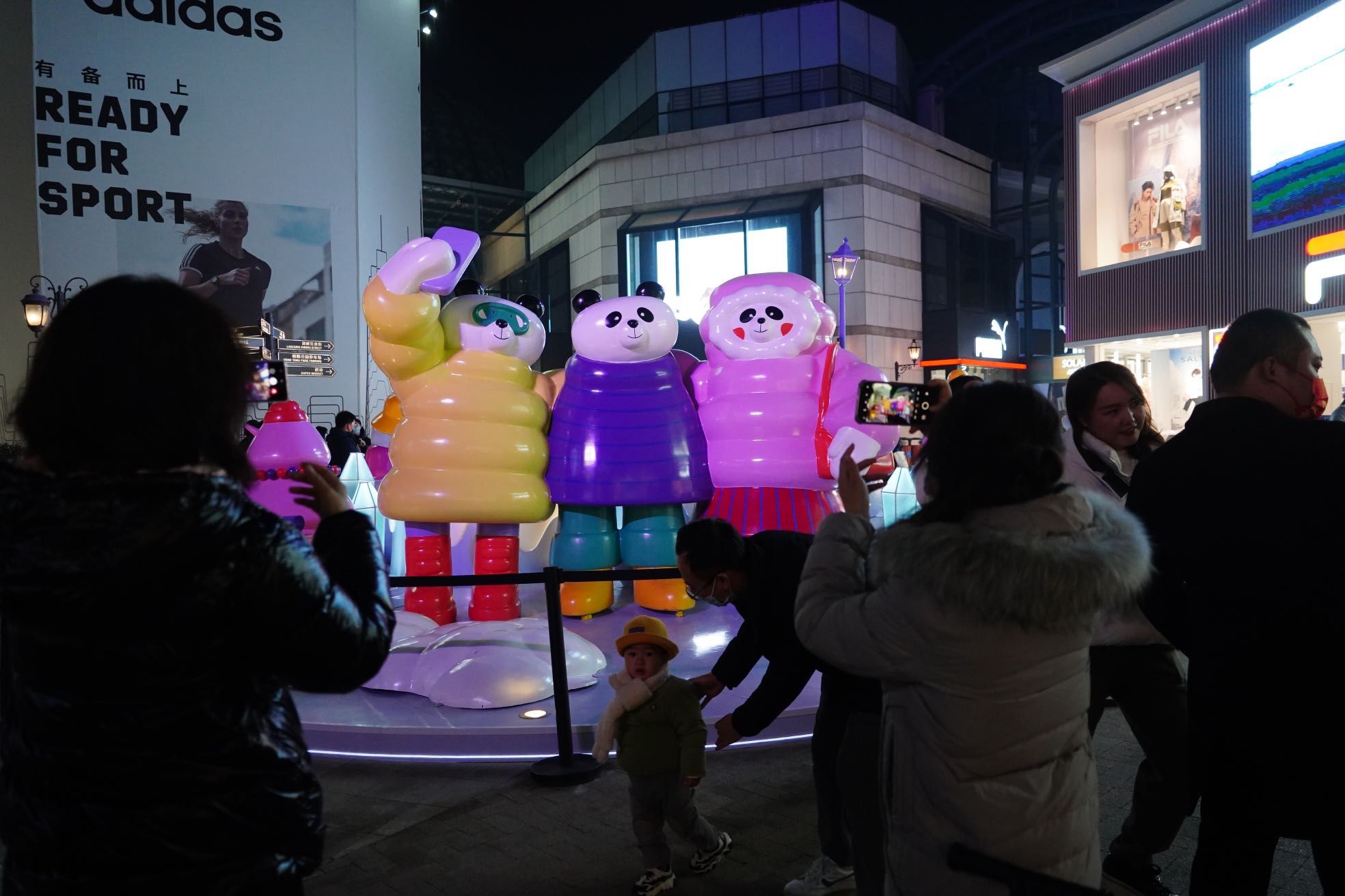 蓝色港湾！蓝色港湾第十四届灯光节吸引市民