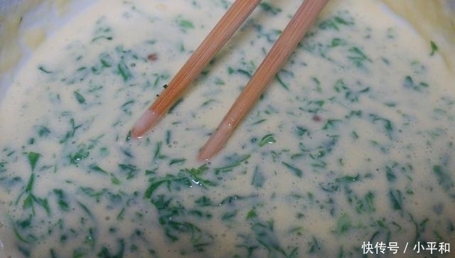 这个菜叶被很多人扔掉, 用它做早餐饼, 省事好吃又营养