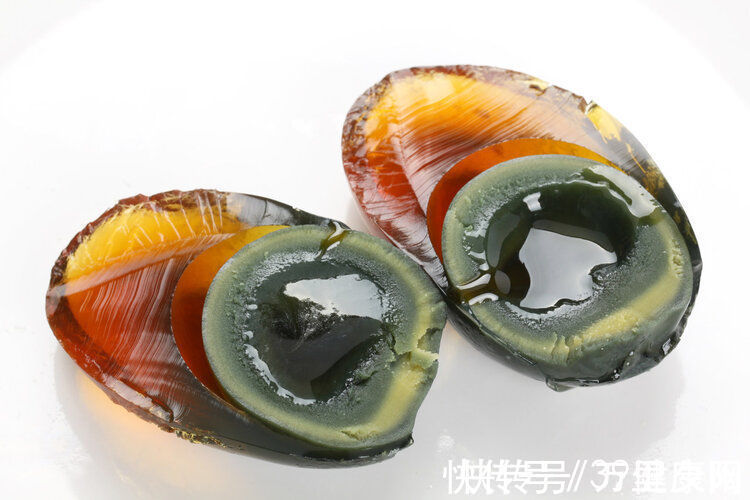 食用|皮蛋含铅量高,常吃对人体伤害大,真的假的?爱吃皮蛋的不妨看看