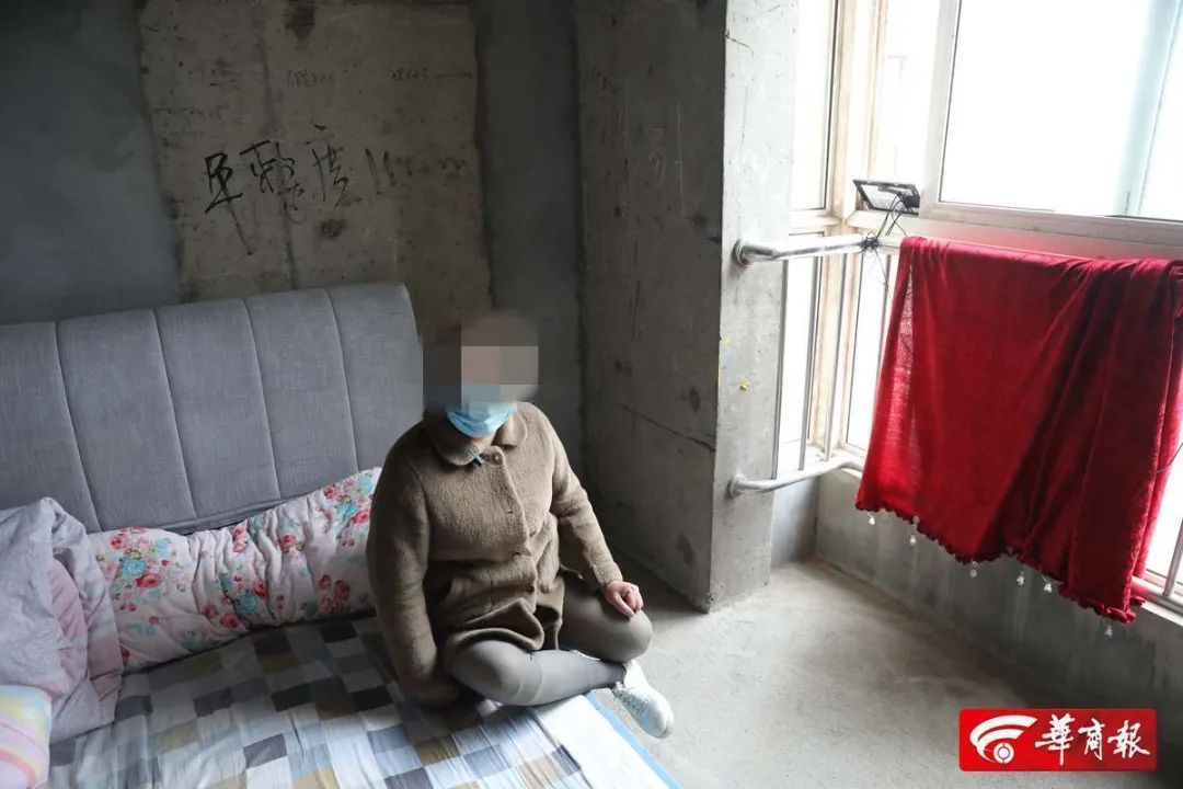 毛坯房|小区烂尾近8年,300多名购房者住进毛坯房